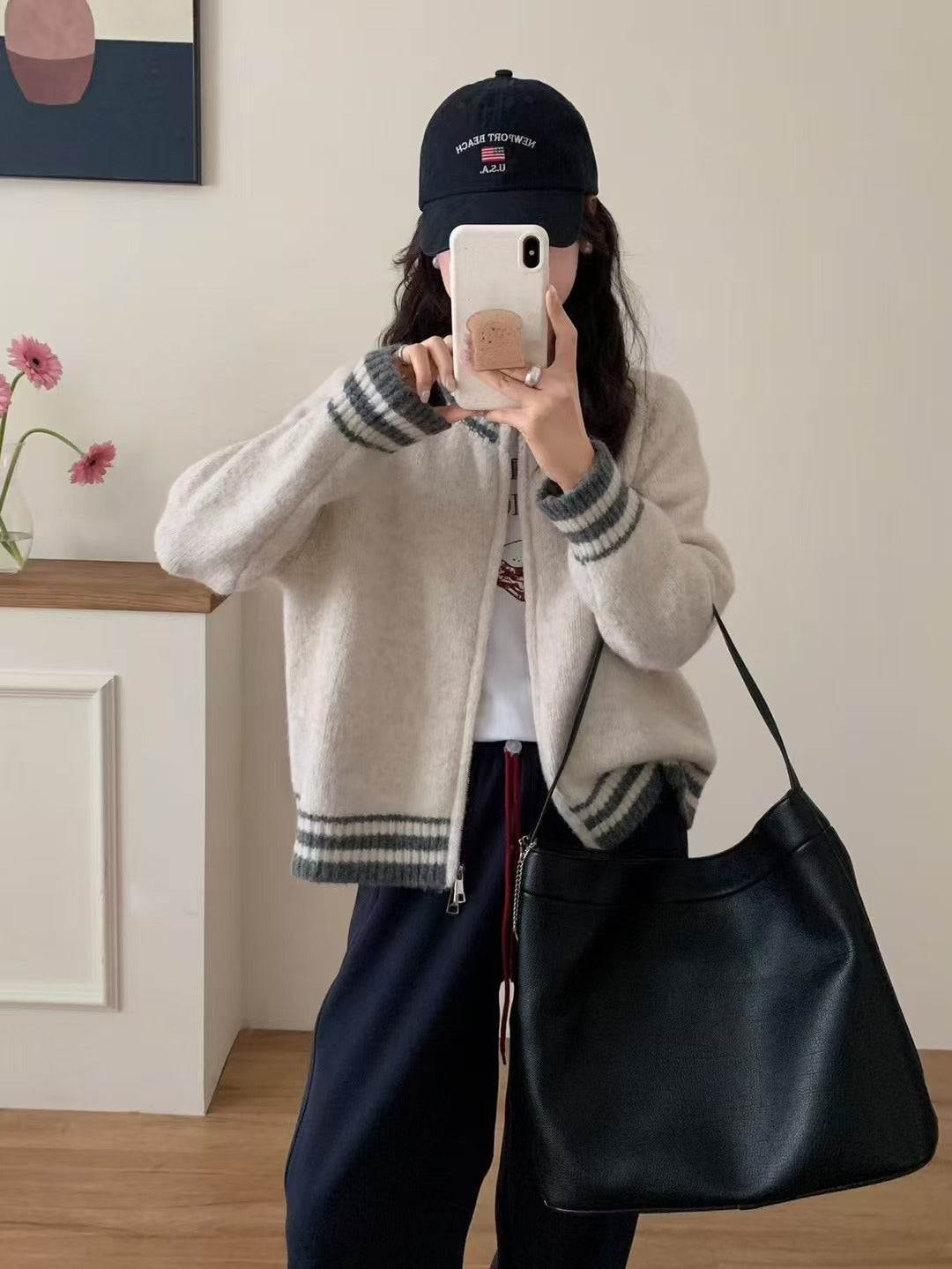 Real shot of color-blocked design round neck double zipper sweater cardigan for women in autumn and winter with a retro atmosphere knitted jacket
